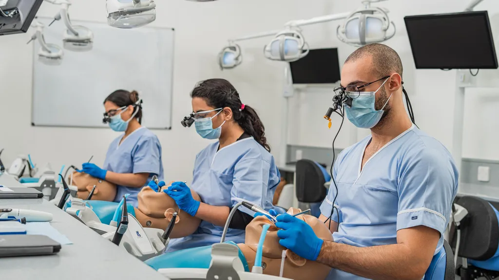 MSc in Periodontics (Part Time) at the College of Medicine & Dentistry, Birmingham